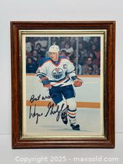 MaxSold Auction: Vintage Signed Wayne Gretzky Hockey Photo  - Toronto (Ontario, Canada) PARTNER MANAGED Estate Sale Online Auction -  Glen Road