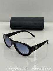 MaxSold Auction: Women’s Fendi Sunglasses  - Toronto (Ontario, Canada) PARTNER MANAGED Estate Sale Online Auction -  Glen Road