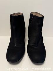 MaxSold Auction: Women’s Galeries Lafayette Black Suede Block Heel Zip Up Ankle Boots sz 39 - Toronto (Ontario, Canada) PARTNER MANAGED Estate Sale Online Auction -  Glen Road