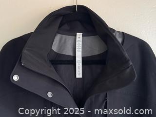 MaxSold Auction: Women’s Lululemon StretchSeal Relaxed-Fit Long Rain Jacket in Black sz 4 - Toronto (Ontario, Canada) PARTNER MANAGED Estate Sale Online Auction -  Glen Road