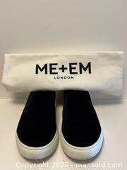 MaxSold Auction: Women’s Me+Em Black Velvet Slip On Loafers Sz 39 Shoes  - Toronto (Ontario, Canada) PARTNER MANAGED Estate Sale Online Auction -  Glen Road