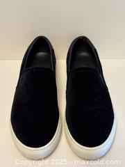 MaxSold Auction: Women’s Me+Em Black Velvet Slip On Loafers Sz 39 Shoes  - Toronto (Ontario, Canada) PARTNER MANAGED Estate Sale Online Auction -  Glen Road