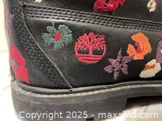 MaxSold Auction: Women’s Timberland Floral Boots + Tall Black Leather Boots sz 8 - Toronto (Ontario, Canada) PARTNER MANAGED Estate Sale Online Auction -  Glen Road