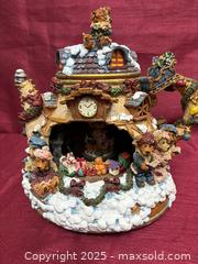 MaxSold Auction: Boyd's Bears Silent Night Musical Light Teapot Figure Christmas Music Box - Renfrew (Ontario, Canada) SELLER MANAGED Downsizing Online Auction - Plaunt Street South