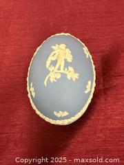 MaxSold Auction: Single Wedgwood Jasperware Oval Trinket Box - Renfrew (Ontario, Canada) SELLER MANAGED Downsizing Online Auction - Plaunt Street South