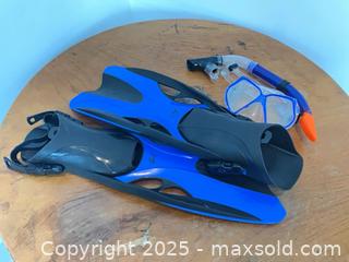 MaxSold Auction: Adjustable Open-Heel Snorkeling Set with Mask, Snorkel &#38; Fins - Kingston (Ontario, Canada) SELLER MANAGED Downsizing Online Auction - College Street