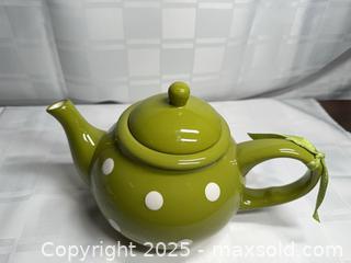 MaxSold Auction: Ceramic Teapot with Lid, Green Polka Dots, 24–32 oz - Toronto (Ontario, Canada) SELLER MANAGED Estate Sale Online Auction - Esander Drive (STORAGE)