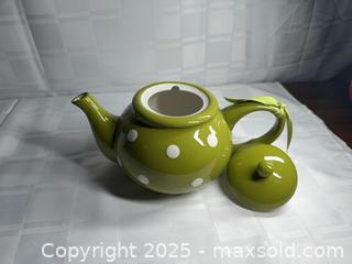 MaxSold Auction: Ceramic Teapot with Lid, Green Polka Dots, 24–32 oz - Toronto (Ontario, Canada) SELLER MANAGED Estate Sale Online Auction - Esander Drive (STORAGE)