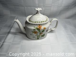 MaxSold Auction: Portmeirion Botanic Garden Teapot with Lid, ~48 oz Ceramic - Toronto (Ontario, Canada) SELLER MANAGED Estate Sale Online Auction - Esander Drive (STORAGE)
