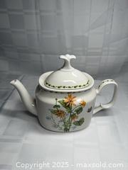 MaxSold Auction: Portmeirion Botanic Garden Teapot with Lid, ~48 oz Ceramic - Toronto (Ontario, Canada) SELLER MANAGED Estate Sale Online Auction - Esander Drive (STORAGE)