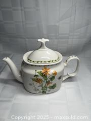 MaxSold Auction: Portmeirion Botanic Garden Teapot with Lid, ~48 oz Ceramic - Toronto (Ontario, Canada) SELLER MANAGED Estate Sale Online Auction - Esander Drive (STORAGE)