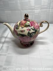 MaxSold Auction: Royal Albert Floral Chintz Porcelain Teapot with Lid, 5–6 Cup - Toronto (Ontario, Canada) SELLER MANAGED Estate Sale Online Auction - Esander Drive (STORAGE)