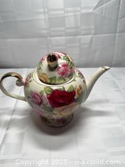 MaxSold Auction: Royal Albert Teapot with Lid, Floral, 4–6 Cup, 7 in - Toronto (Ontario, Canada) SELLER MANAGED Estate Sale Online Auction - Esander Drive (STORAGE)