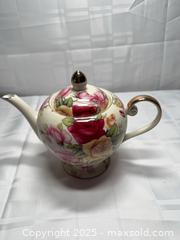 MaxSold Auction: Royal Albert Teapot with Lid, Floral, 4–6 Cup, 7 in - Toronto (Ontario, Canada) SELLER MANAGED Estate Sale Online Auction - Esander Drive (STORAGE)
