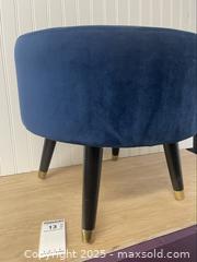 MaxSold Auction: Vintage Style Poof  Velvet Stool - Scarborough (Ontario, Canada) SELLER MANAGED Downsizing Online Auction - Kingston Road (STORAGE)