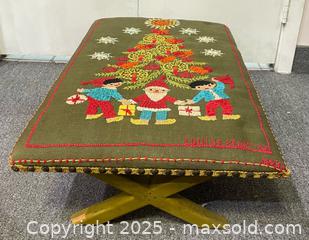 MaxSold Auction: Vintage 1970 Handmade Christmas Bench  - Richmond Hill (Ontario, Canada) SELLER MANAGED Reseller Online Auction - Highway 7 East (Shoppes Of The Parkway)