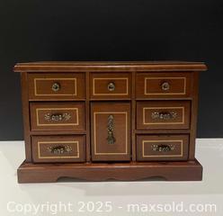 MaxSold Auction: Vintage Wooden Musical Mirrored Jewelry Organizer in Working Condition  - Richmond Hill (Ontario, Canada) SELLER MANAGED Reseller Online Auction - Highway 7 E (shoppes Of The Parkway)