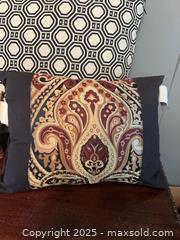 MaxSold Auction: Collection of 3 throw pillows  - Trent Hills (Ontario, Canada)  PARTNER MANAGED Estate Sale Online Auction -  Trent River Road