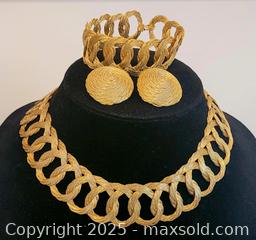 MaxSold Auction: Gold-Tone Vintage Woven Mesh Jewelry Set - Ottawa (Ontario, Canada) SELLER MANAGED Downsizing Online Auction - Barrie Avenue