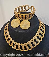 MaxSold Auction: Gold-Tone Vintage Woven Mesh Jewelry Set - Ottawa (Ontario, Canada) SELLER MANAGED Downsizing Online Auction - Barrie Avenue