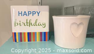 MaxSold Auction: Assorted Glass and Ceramic Vases – 4" to 8½" - San Francisco (California, USA) PARTNER MANAGED Estate Sale Online Auction - 10th Street (CONDO)