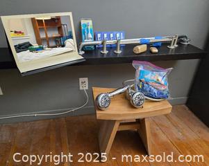 MaxSold Auction: Complete Bathroom Accessories & Essentials Lot? - San Francisco (California, USA) PARTNER MANAGED Estate Sale Online Auction - 10th Street (CONDO)