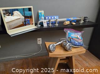 MaxSold Auction: Complete Bathroom Accessories & Essentials Lot? - San Francisco (California, USA) PARTNER MANAGED Estate Sale Online Auction - 10th Street (CONDO)