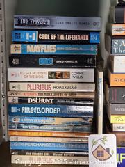 MaxSold Auction: Lot of (30) Paperback Books – Fiction & Science Fiction Mix - San Francisco (California, USA) PARTNER MANAGED Estate Sale Online Auction - 10th Street (CONDO)