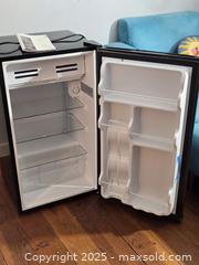 MaxSold Auction: Midea Mini Fridge – Compact Refrigerator? - San Francisco (California, USA) PARTNER MANAGED Estate Sale Online Auction - 10th Street (CONDO)