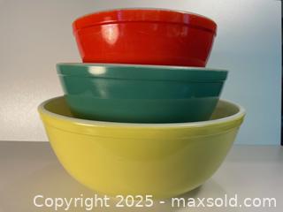 MaxSold Auction: Pyrex, Vintage 3 piece nesting Mixing Bowl Set, Opal Glass, Mid Century Modern. - Toronto (Ontario, Canada) SELLER MANAGED Downsizing Online Auction - Shaw Street