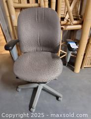 MaxSold Auction: OFFICE CHAIR - Gravenhurst (Ontario, Canada) SELLER MANAGED Commercial Liquidation Online Auction - Progress Road