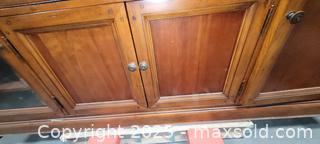 MaxSold Auction: PLASMA TV LIFT, STORAGE UNIT - Gravenhurst (Ontario, Canada) SELLER MANAGED Commercial Liquidation Online Auction - Progress Road