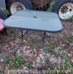 MaxSold Auction: SMALL GLASS, METAL TABLE - Gravenhurst (Ontario, Canada) SELLER MANAGED Commercial Liquidation Online Auction - Progress Road