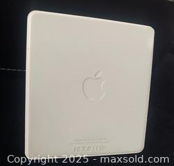 MaxSold Auction: Apple iPad Dock - Toronto (Ontario, Canada) SELLER MANAGED Moving Online Auction - Ridley Boulevard (CONDO)