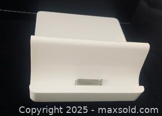 MaxSold Auction: Apple iPad Dock - Toronto (Ontario, Canada) SELLER MANAGED Moving Online Auction - Ridley Boulevard (CONDO)