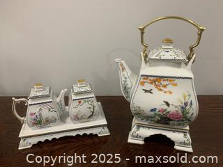 MaxSold Auction: Birds and Flowers of the Orient - Toronto (Ontario, Canada) SELLER MANAGED Moving Online Auction - Ridley Boulevard (CONDO)