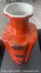 MaxSold Auction: Chinese Vase - Toronto (Ontario, Canada) SELLER MANAGED Moving Online Auction - Ridley Boulevard (CONDO)