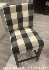 MaxSold Auction: Counter Stools - Toronto (Ontario, Canada) SELLER MANAGED Moving Online Auction - Ridley Boulevard (CONDO)