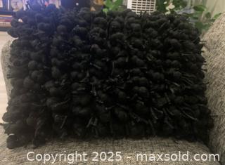 MaxSold Auction: Decorative Pillow - Toronto (Ontario, Canada) SELLER MANAGED Moving Online Auction - Ridley Boulevard (CONDO)