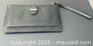 MaxSold Auction: Kate Spade Wristlet - Toronto (Ontario, Canada) SELLER MANAGED Moving Online Auction - Ridley Boulevard (CONDO)