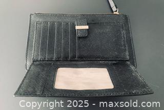 MaxSold Auction: Kate Spade Wristlet - Toronto (Ontario, Canada) SELLER MANAGED Moving Online Auction - Ridley Boulevard (CONDO)