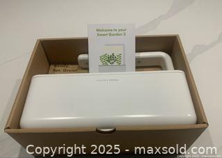 MaxSold Auction: Smart Garden - Toronto (Ontario, Canada) SELLER MANAGED Moving Online Auction - Ridley Boulevard (CONDO)