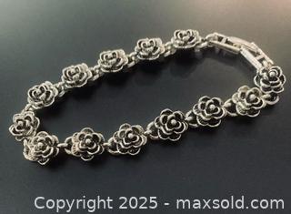 MaxSold Auction: Sterling Silver Bracelet #5 - Toronto (Ontario, Canada) SELLER MANAGED Moving Online Auction - Ridley Boulevard (CONDO)
