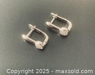 MaxSold Auction: Sterling Silver Earrings #1 - Toronto (Ontario, Canada) SELLER MANAGED Moving Online Auction - Ridley Boulevard (CONDO)