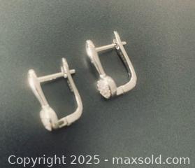 MaxSold Auction: Sterling Silver Earrings #2 - Toronto (Ontario, Canada) SELLER MANAGED Moving Online Auction - Ridley Boulevard (CONDO)