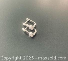 MaxSold Auction: Sterling Silver Earrings #2 - Toronto (Ontario, Canada) SELLER MANAGED Moving Online Auction - Ridley Boulevard (CONDO)