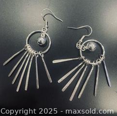 MaxSold Auction: Sterling Silver Earrings #3 - Toronto (Ontario, Canada) SELLER MANAGED Moving Online Auction - Ridley Boulevard (CONDO)