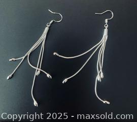 MaxSold Auction: Sterling Silver Earrings #4 - Toronto (Ontario, Canada) SELLER MANAGED Moving Online Auction - Ridley Boulevard (CONDO)