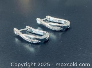 MaxSold Auction: Sterling Silver Earrings #8 - Toronto (Ontario, Canada) SELLER MANAGED Moving Online Auction - Ridley Boulevard (CONDO)