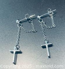 MaxSold Auction: Sterling Silver Earrings #9 - Toronto (Ontario, Canada) SELLER MANAGED Moving Online Auction - Ridley Boulevard (CONDO)